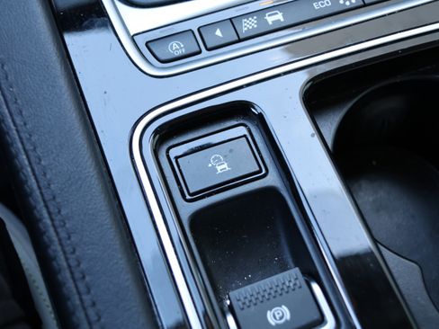 Used 2020 Jaguar F-PACE Prestige image 28