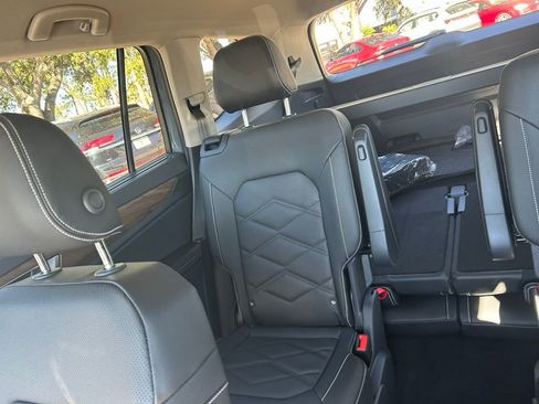 New 2026 Volkswagen Atlas SE FWD image 12