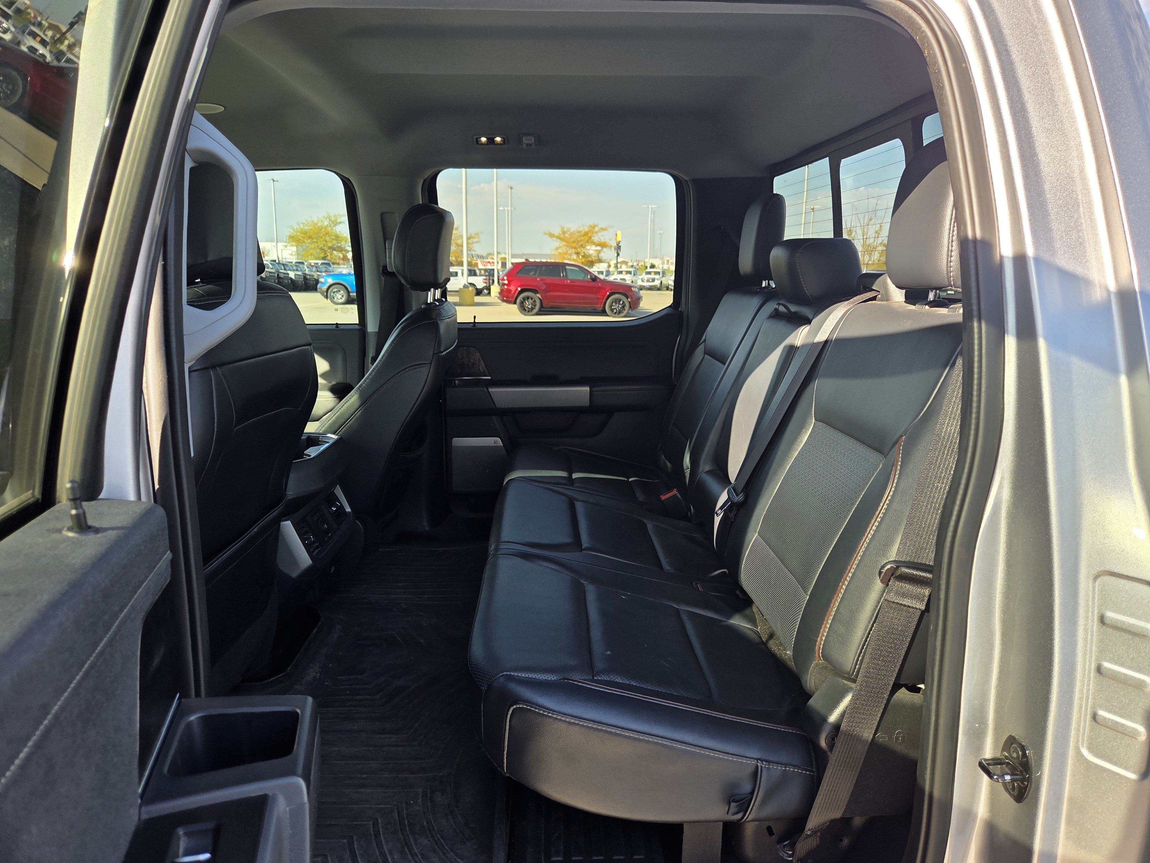 Used 2023 Ford F350 Lariat w/ Lariat Ultimate Package AWD/4WD image 8