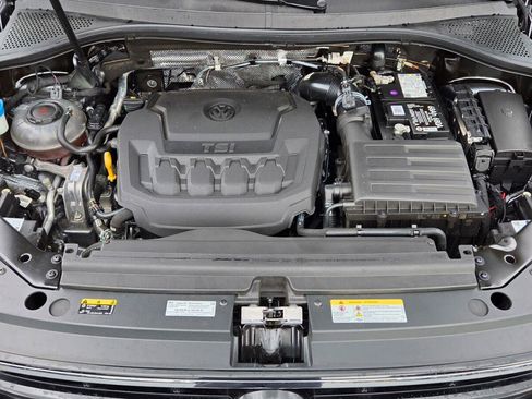 Certified 2023 Volkswagen Tiguan SE R-Line FWD image 77
