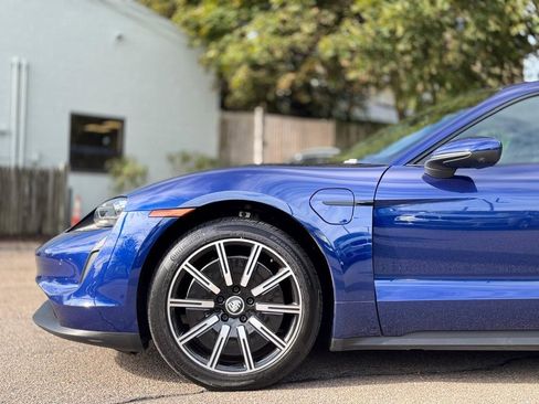 Used 2022 Porsche Taycan 4S image 10