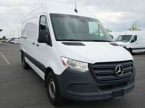 Used 2024 Mercedes-Benz Sprinter 2500 image 3