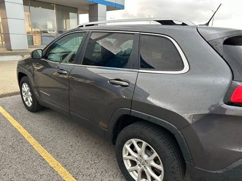 Used 2015 Jeep Cherokee Latitude AWD/4WD image 6