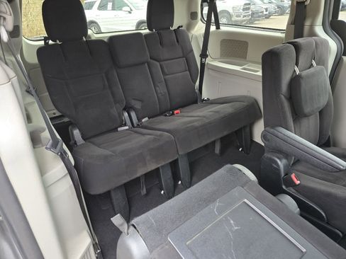Used 2014 Dodge Grand Caravan SE image 15