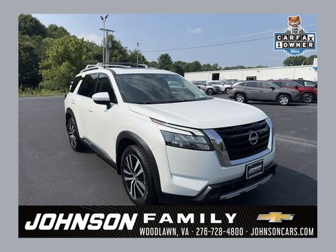 Used 2025 Nissan Pathfinder Platinum w/ Cargo Package AWD/4WD image 1