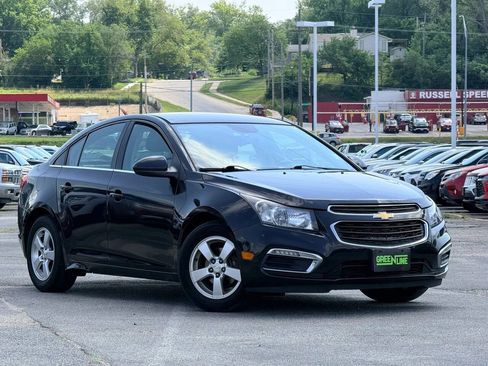 Used 2015 Chevrolet Cruze LT FWD image 1