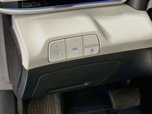 Used 2023 Hyundai Elantra Limited FWD image 10