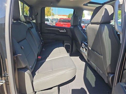 New 2026 GMC Sierra 1500 SLT image 28
