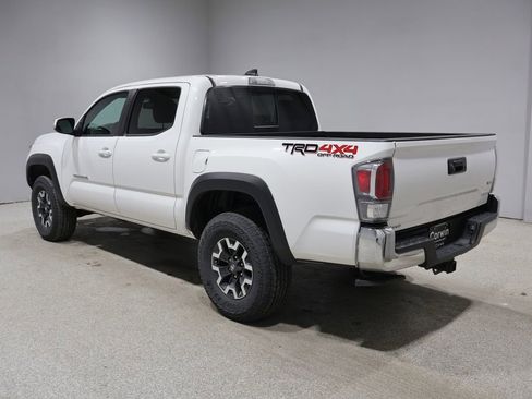 Certified 2023 Toyota Tacoma TRD Off-Road AWD/4WD image 6