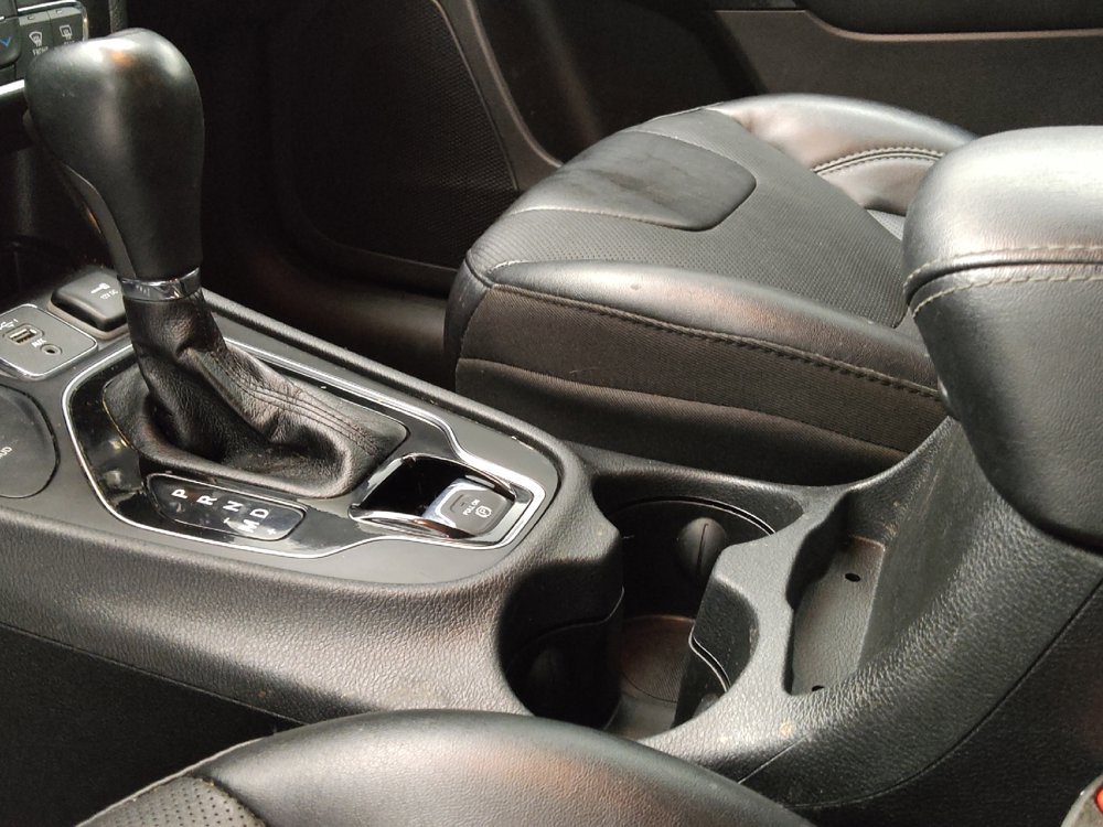 Used 2023 Jeep Cherokee Altitude Lux AWD/4WD image 26