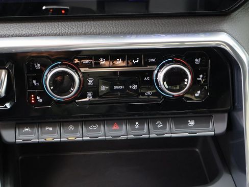 Certified 2024 GMC Sierra 1500 Denali image 32