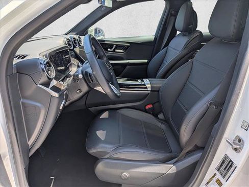 Used 2025 Mercedes-Benz GLC 300 image 16