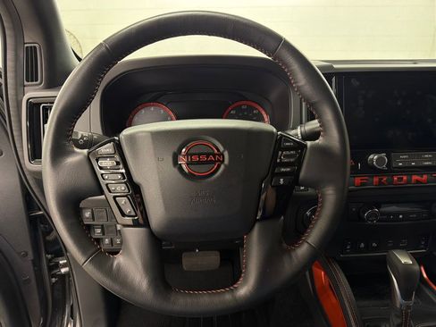 Used 2026 Nissan Frontier PRO-4X AWD/4WD image 18