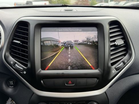 Used 2015 Jeep Cherokee Limited w/ Luxury Group image 23