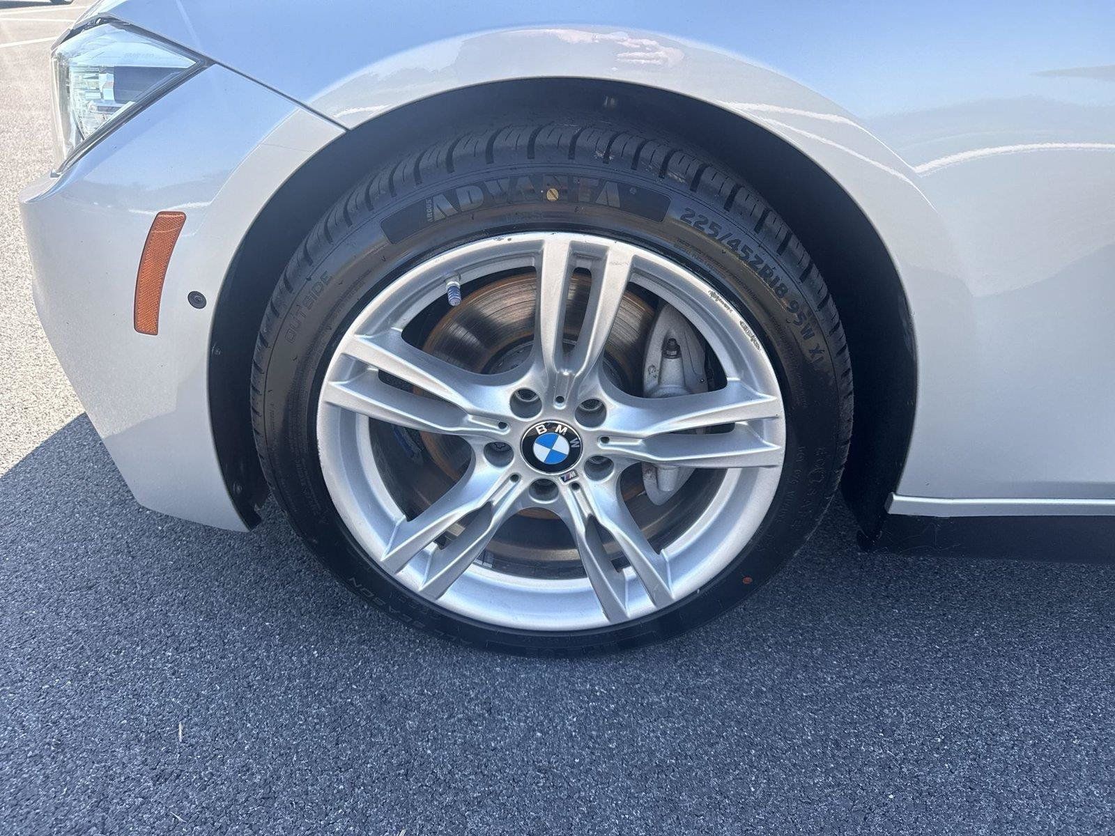 Used 2016 BMW 340i xDrive Sedan AWD/4WD image 10