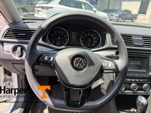 Used 2018 Volkswagen Passat 2.0T S w/ Driver Assistance Package FWD image 15