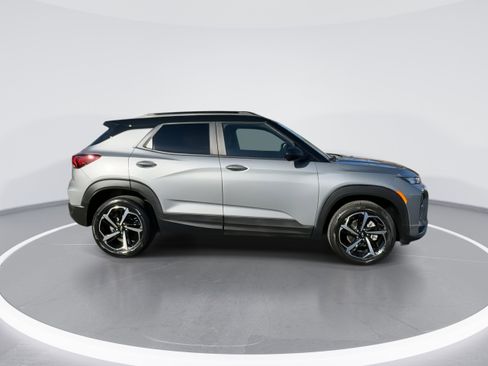 Used 2023 Chevrolet TrailBlazer RS w/ Convenience Package image 9