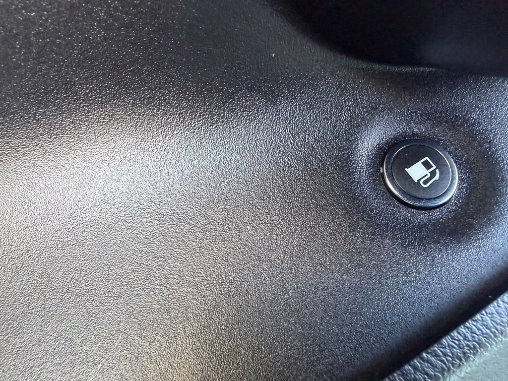 Used 2018 Jeep Cherokee Latitude w/ Safety Group AWD/4WD image 76