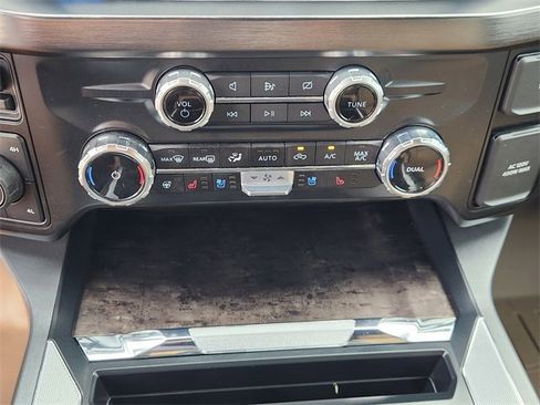 Used 2023 Ford F350 Lariat w/ Chrome Package image 18