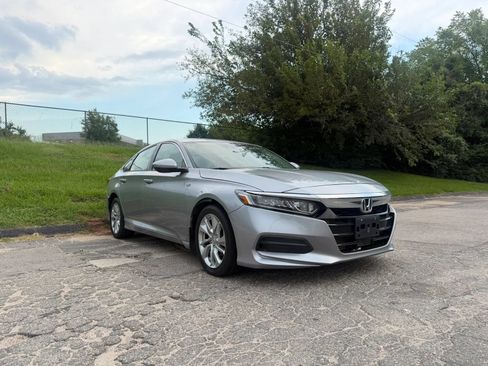 Used 2019 Honda Accord LX image 2