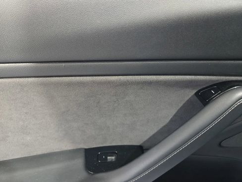 Used 2018 Tesla Model 3 Mid Range RWD image 11
