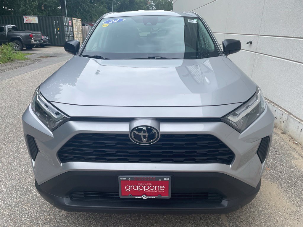 Used 2024 Toyota RAV4 LE AWD/4WD image 3