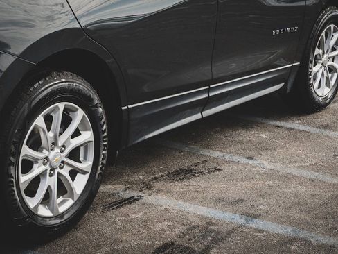 Used 2020 Chevrolet Equinox LS image 29