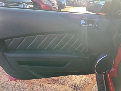 Used 2012 Ford Mustang Premium image 12