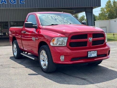Used 2019 RAM 1500 Express w/ Express Value Package AWD/4WD image 1