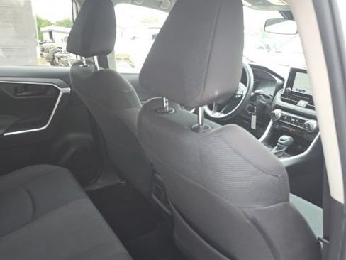 Used 2025 Toyota RAV4 LE AWD/4WD image 26