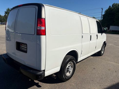 Used 2018 Chevrolet Express 2500 w/ Driver Convenience Package RWD image 7