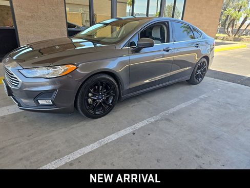 Used 2019 Ford Fusion SE w/ Equipment Group 151A FWD image 1