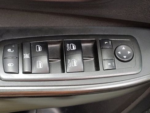 Used 2014 Jeep Cherokee Latitude AWD/4WD image 27