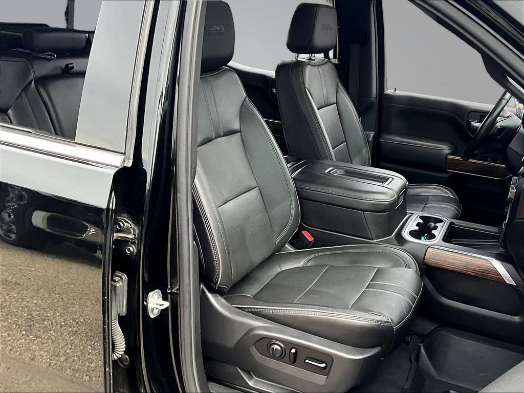 Used 2019 Chevrolet Silverado 1500 High Country w/ Technology Package AWD/4WD image 31