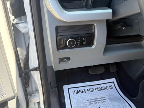 Used 2025 Ford F250 XLT AWD/4WD image 14