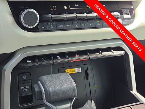 Used 2024 Toyota Sequoia Capstone image 21