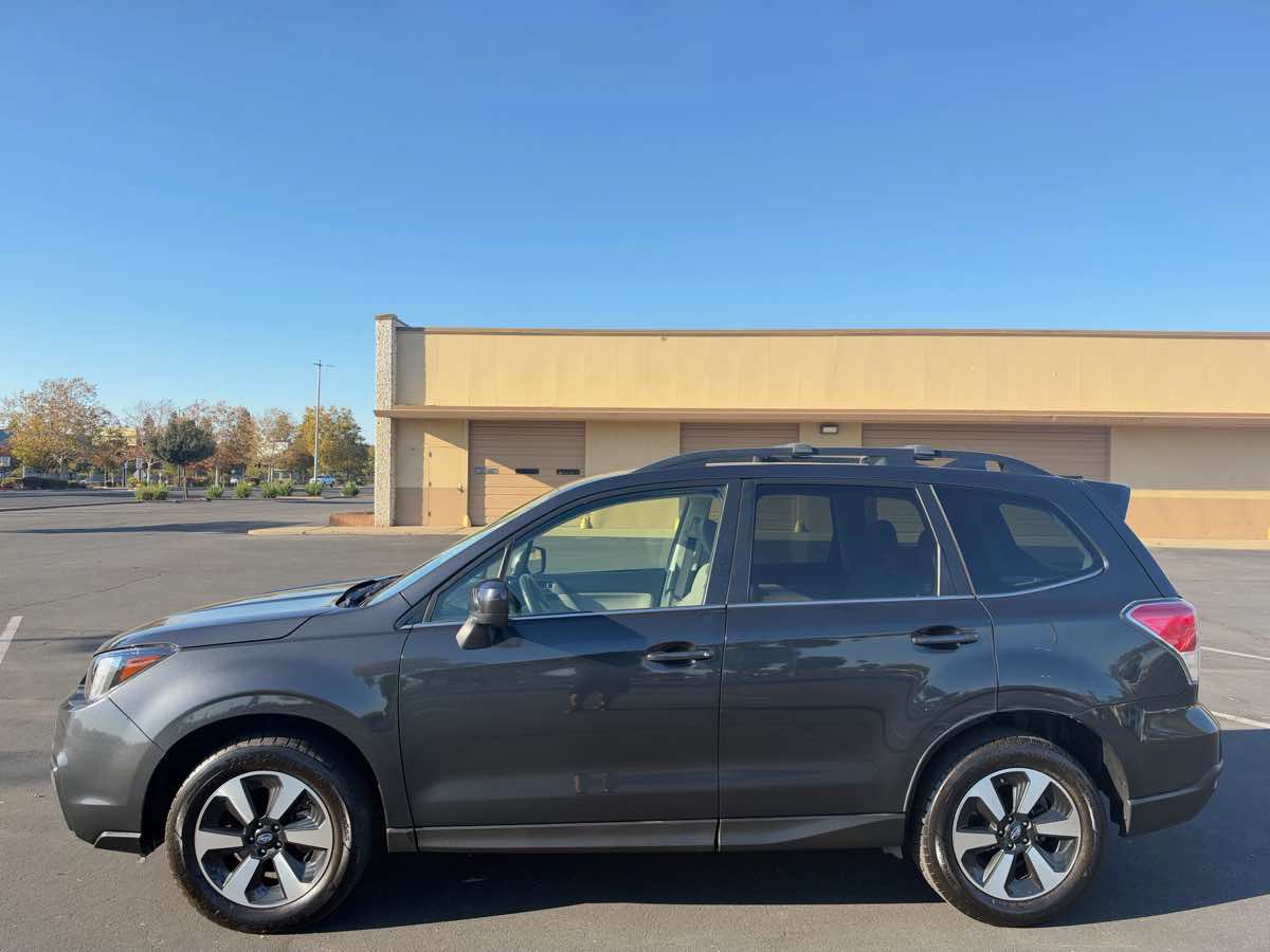 Used 2017 Subaru Forester 2.5i Limited w/ Popular Package #2 AWD/4WD image 4