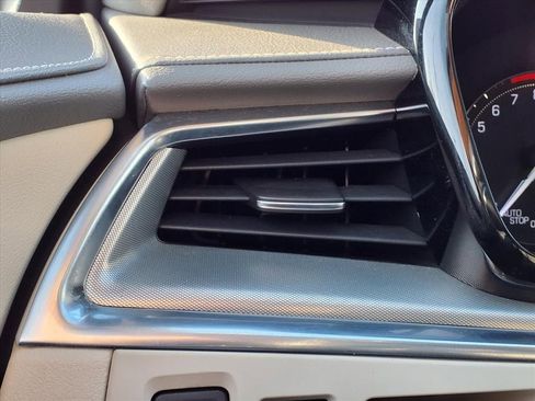 Used 2018 Cadillac XT5 Luxury image 27