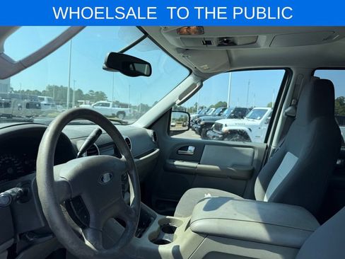 Used 2004 Ford Expedition XLT RWD image 9