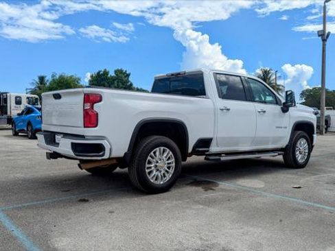 Used 2021 Chevrolet Silverado 2500 High Country w/ Technology Package image 8
