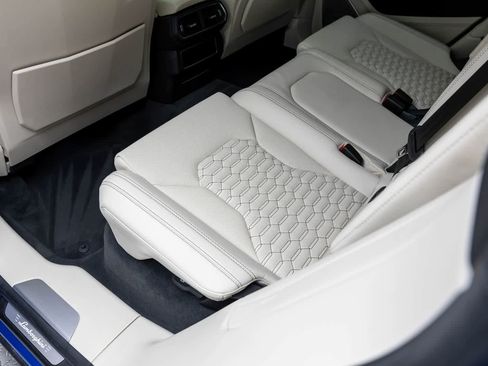 Used 2019 Lamborghini Urus image 45