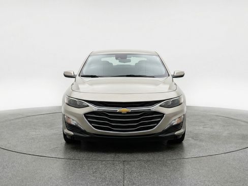 Used 2024 Chevrolet Malibu LT image 2