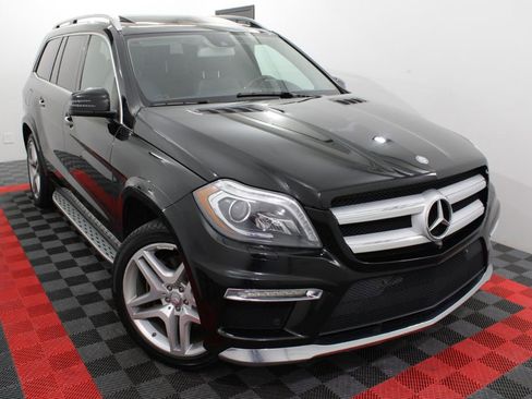 Used 2015 Mercedes-Benz GL 550 4MATIC image 1
