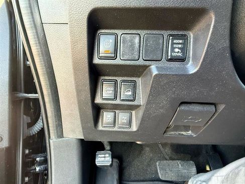 Used 2024 Nissan Frontier PRO-4X w/ Pro Convenience Package image 45