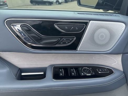 Used 2024 Lincoln Navigator Black Label image 8