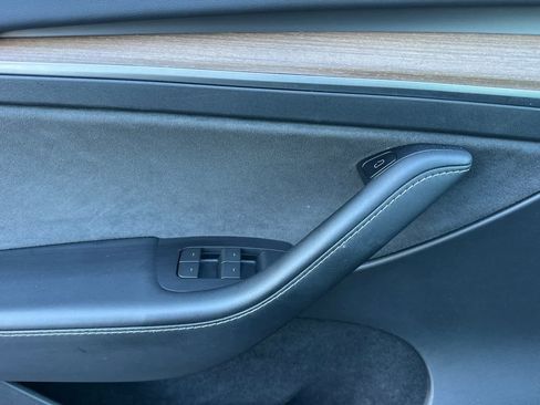 Used 2023 Tesla Model Y Long Range image 12