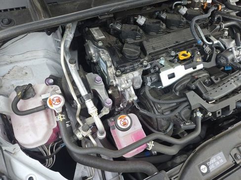 Used 2025 Toyota Prius LE FWD image 21