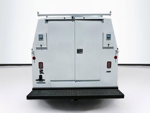 New 2026 Ford E-350 and Econoline 350 Super Duty w/ Power Equipment Group RWD image 9