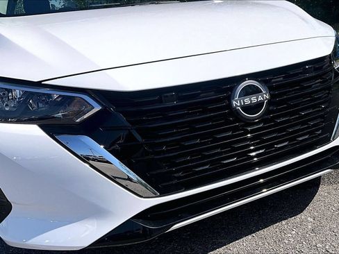 Used 2025 Nissan Sentra SV FWD image 38