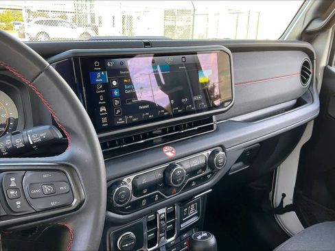 Used 2024 Jeep Wrangler Unlimited Rubicon image 5